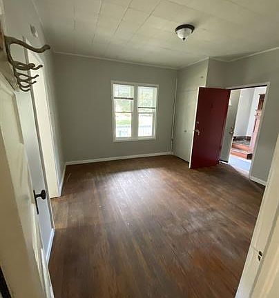 4th image of 615 W White St #1