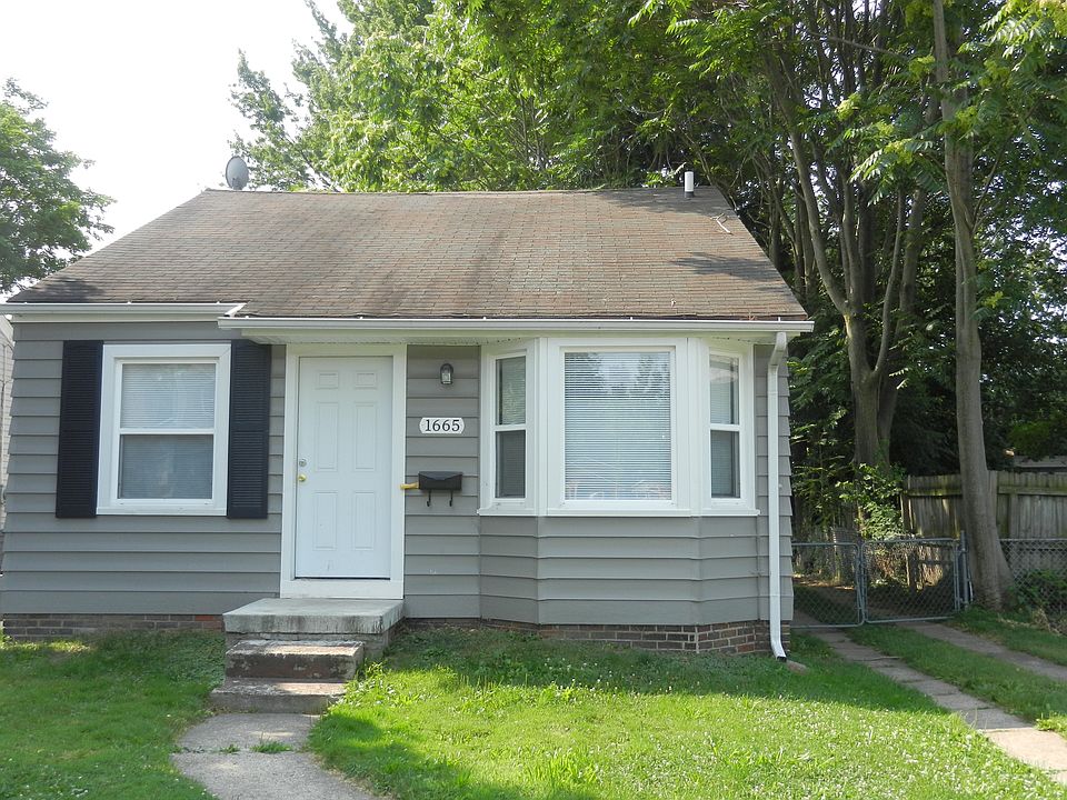 1st image of 1665 Dartmoor Dr