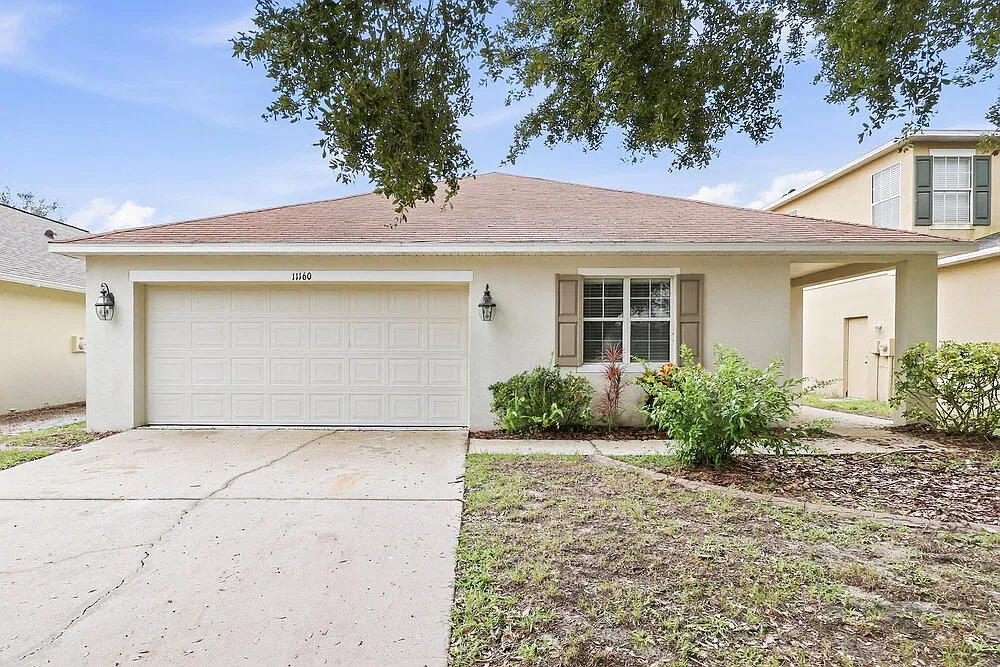 4 bed, 2.0 bath, 1930 sqft, $2,035 — Photo 1