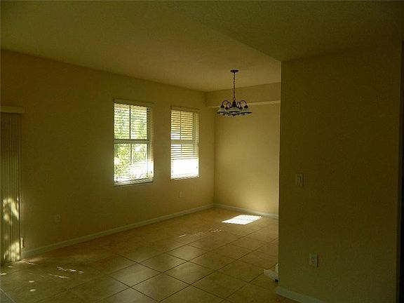 4th image of 11503 NW 89th St APT 111