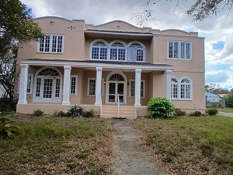 428 E Johnson Ave — Photo 6