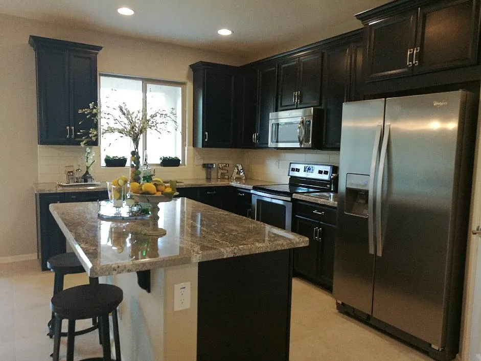 3 bed, 2019 sqft, $2,195 — Photo 4
