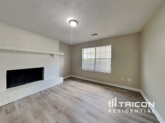 3rd image of 5708 Saint Thomas Dr