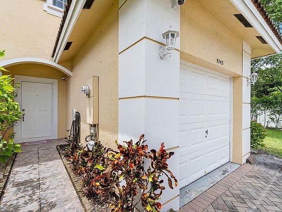 3rd image of 5743 Tuscany Terrace