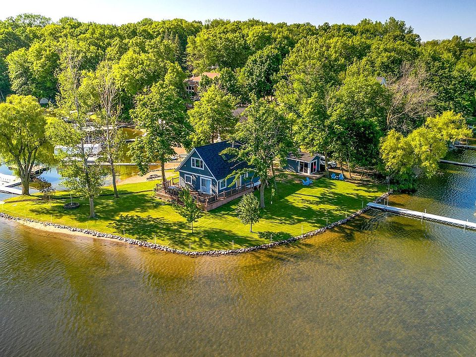 1st image of 46850 Maple Dr