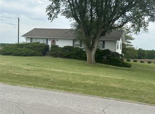 10695 State Route D, Savannah, MO 64485