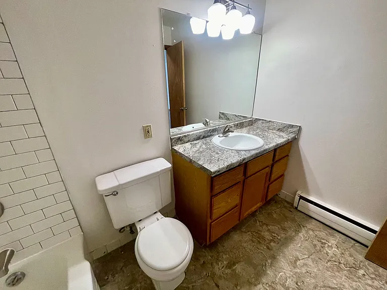 1216 Memorial Dr — Photo 11
