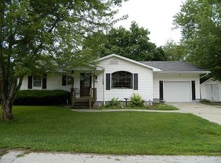 806 N 7th St, Albany, MO 64402