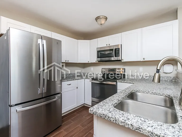 3726 E 25th St — Photo 8