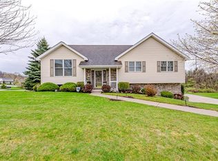 914 Douglas Dr, Pittsburgh, PA 15239