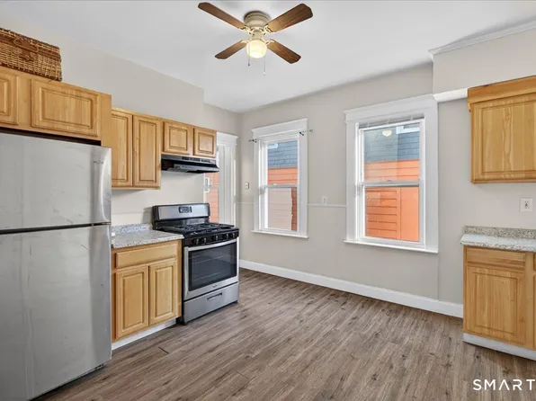 82 Gilbert St, West Haven, CT 06516