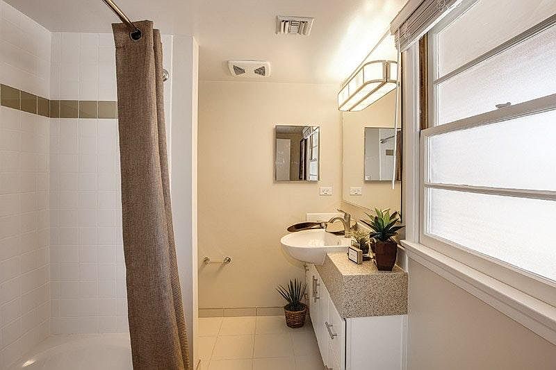 1st image of 1073 Elkgrove Ave APT 3