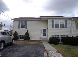 30 Squire Cir, Inwood, WV 25428