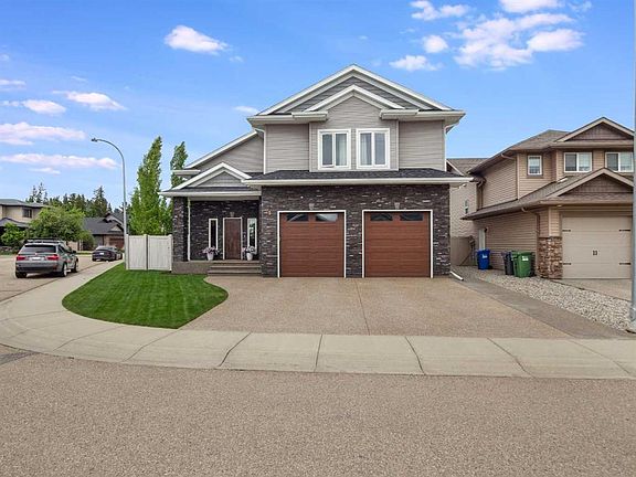 3rd image of 25 W Grove Close