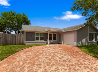 8621 NW 3rd St, Pembroke Pines, FL 33024