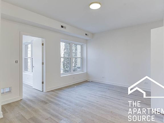5th image of 4939 N Saint Louis Ave #1S