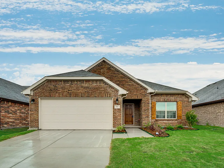 816 Bird Creek Dr — Photo 2