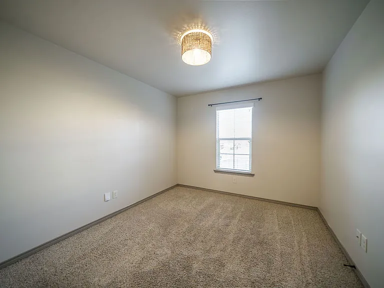 7904 Avenue L — Photo 15