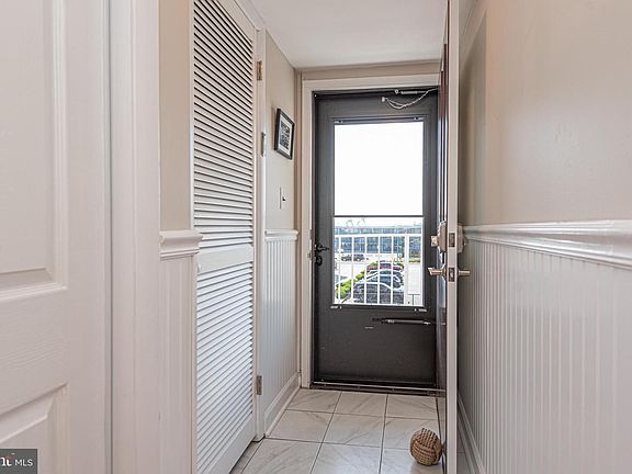3rd image of 3001 Atlantic Ave Unit 203