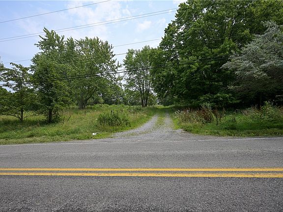 4th image of 610 Valley Rd