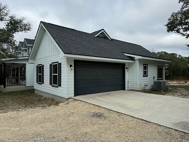 914 Bear Springs Trl — Photo 8