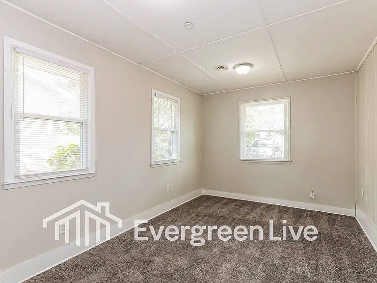2140 Balfour St — Photo 10