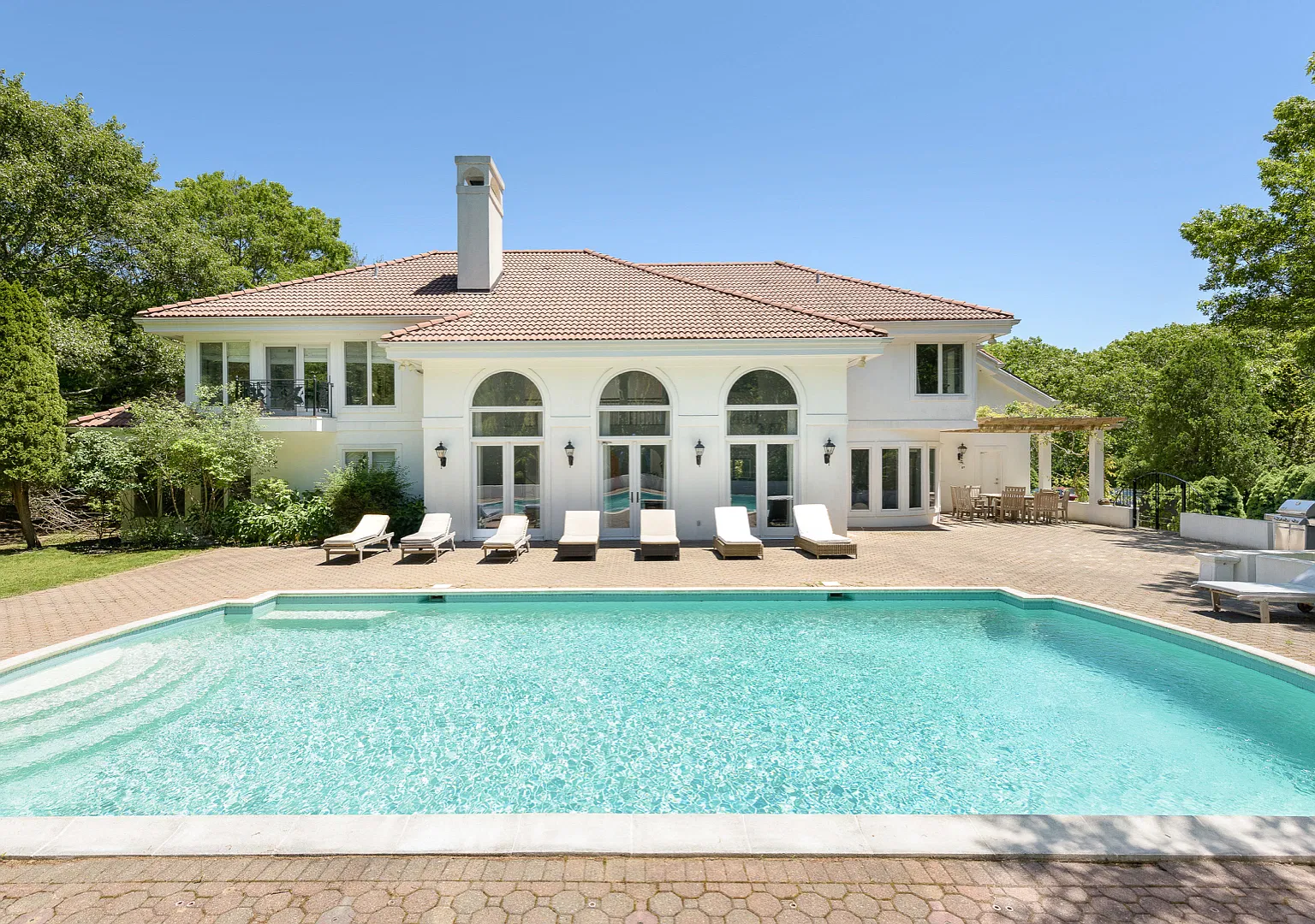 Mediterranean Villa in Heart of Hamptons - 5 BR/6 Brand New Baths — Photo 3
