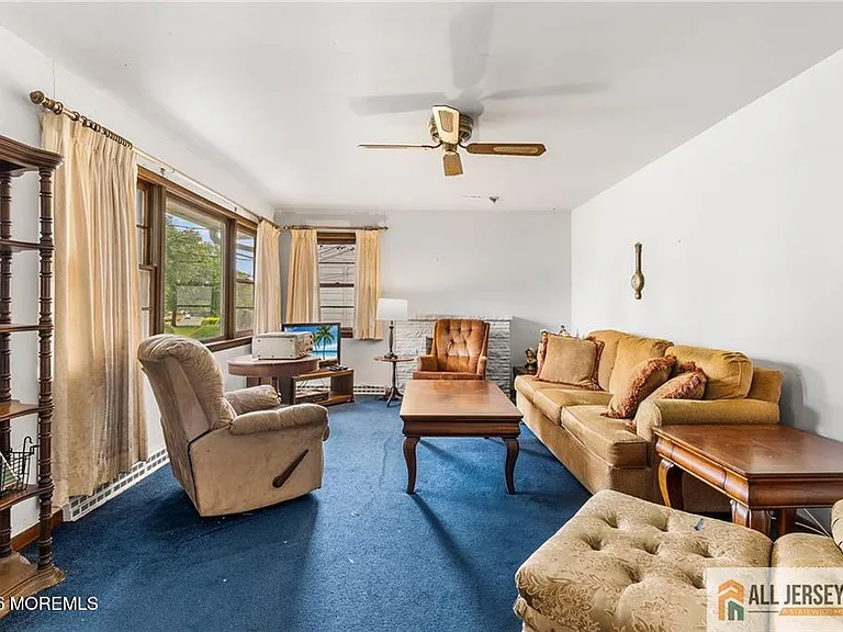 713 Lincoln Dr — Photo 24
