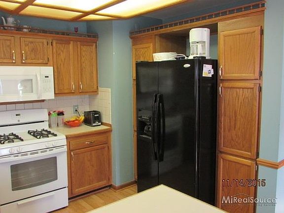 5th image of 22300 Yale St