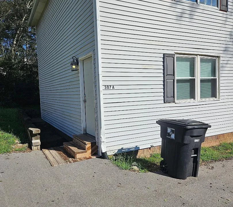313 Lee Dr #A
