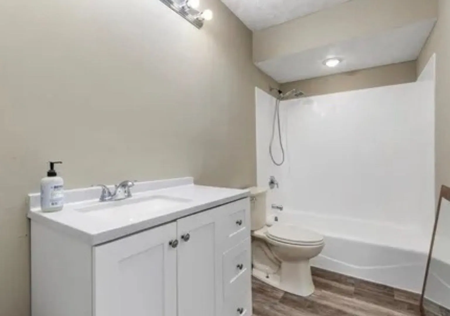 Updated 3BR/2BA Ranch with Finished Lower Level Convenient Christiansburg Location — Photo 4