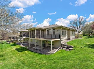 8914 Hilloway Rd, Eden Prairie, MN 55347