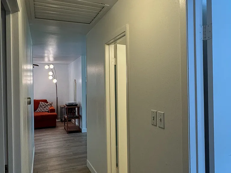 904 Aurora Cir — Photo 12