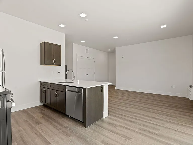 Fairways Apartments — Photo 21