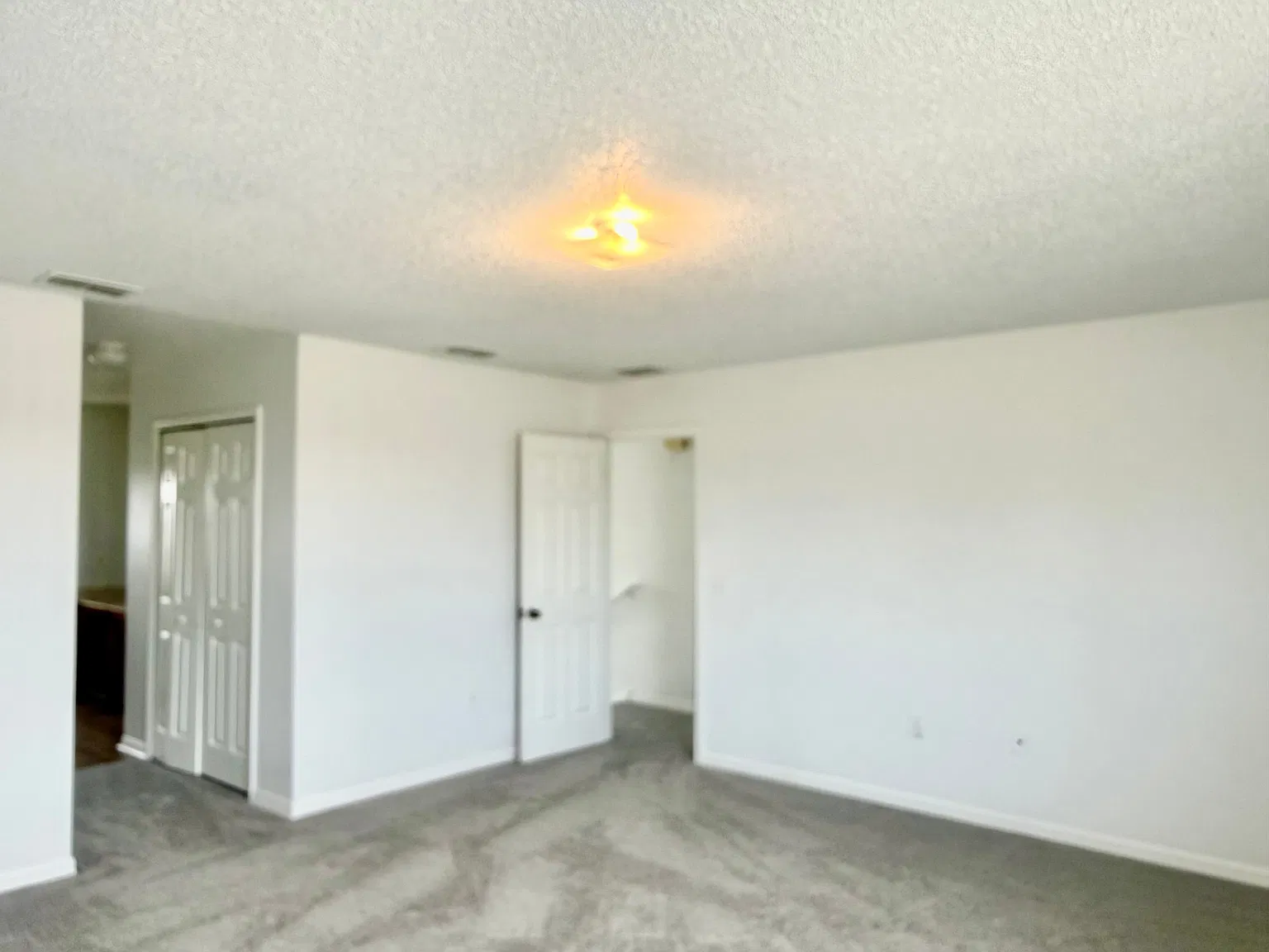 727 James Court - 1 — Photo 4