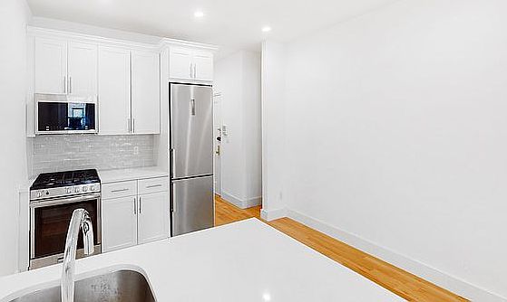 4th image of 319 E 78th St APT 1D