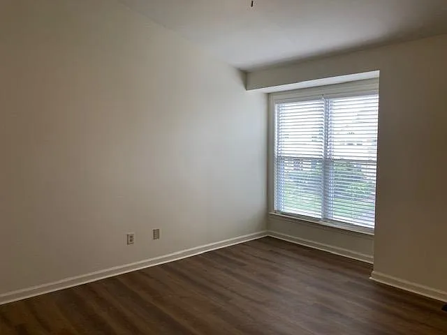 327 Oxford Pl — Photo 18
