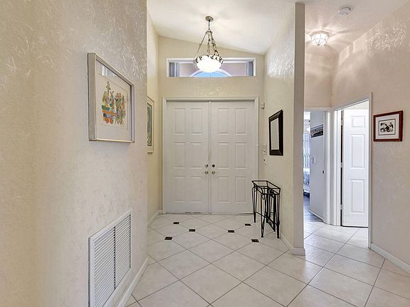4th image of 5113 Glenville Drive