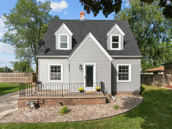 511 Vandenbroek St, Little Chute, WI 54140