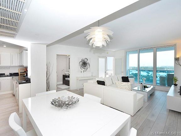 4th image of 2301 Collins Ave APT 1526