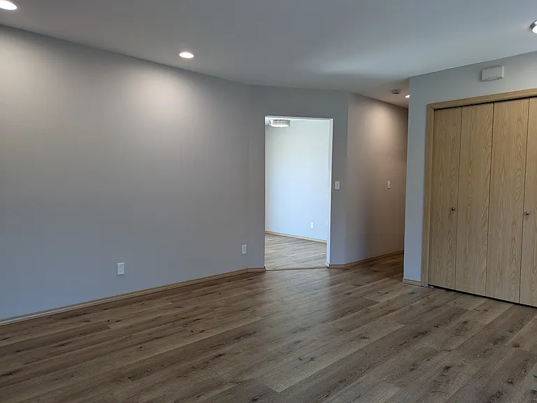 368 Snahapish Ave SE — Photo 4