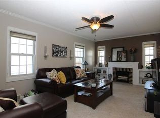 1517 W 3rd St, Waterloo, IA 50701