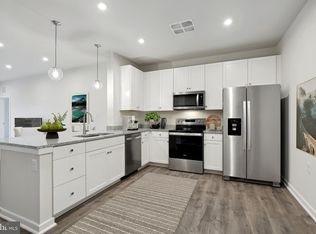 700 Mount Airy Ter NE #106, Leesburg, VA 20176