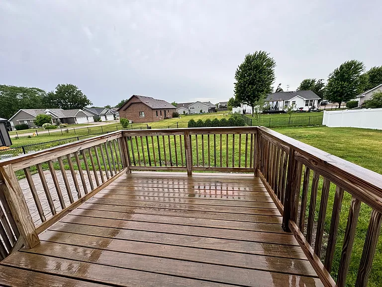 1610 Westport Dr — Photo 3