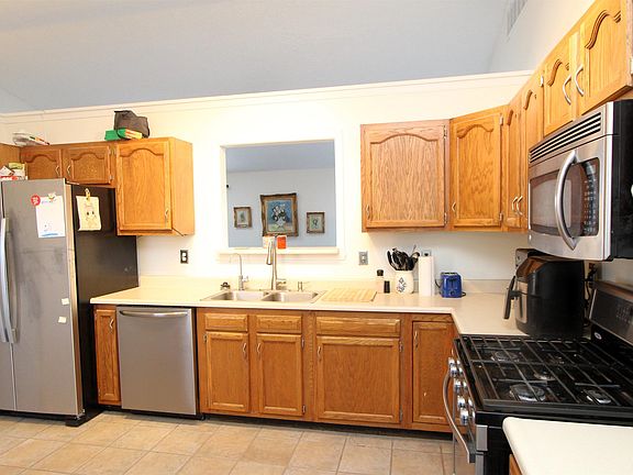 3rd image of 202 Cheshire Ln