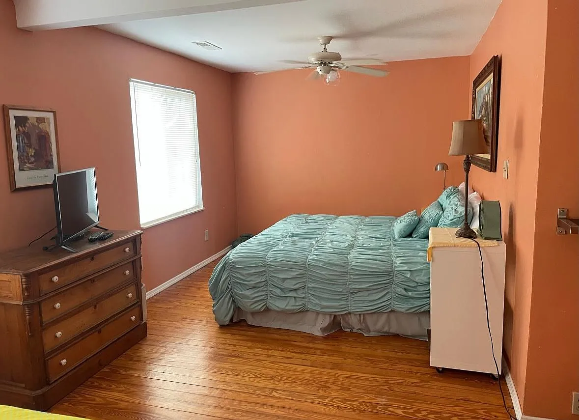 3 bed, 2.5 bath, 1888 sqft, $4,400 — Photo 2