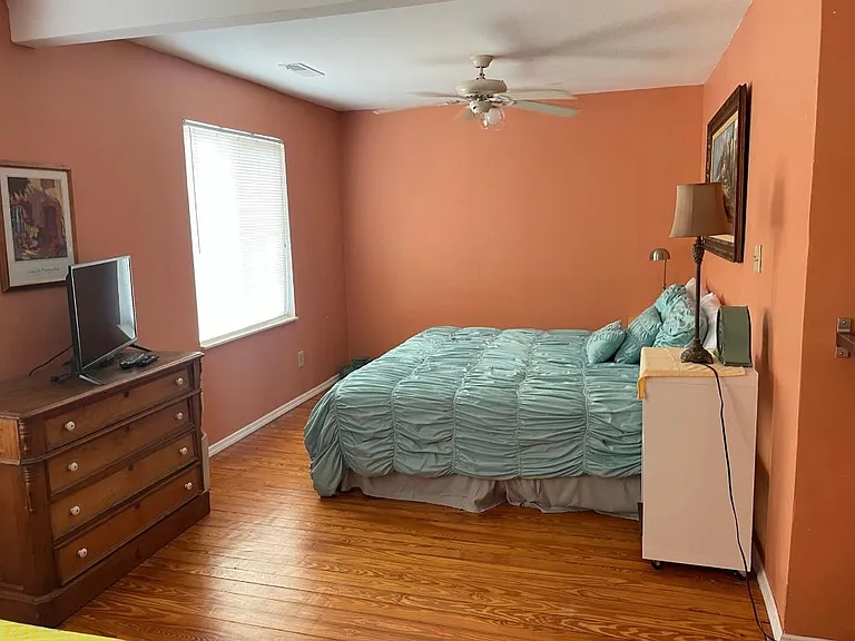 1603 Perrin Dr — Photo 2