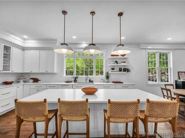 454 Horse Pond Rd #B, Madison, CT 06443