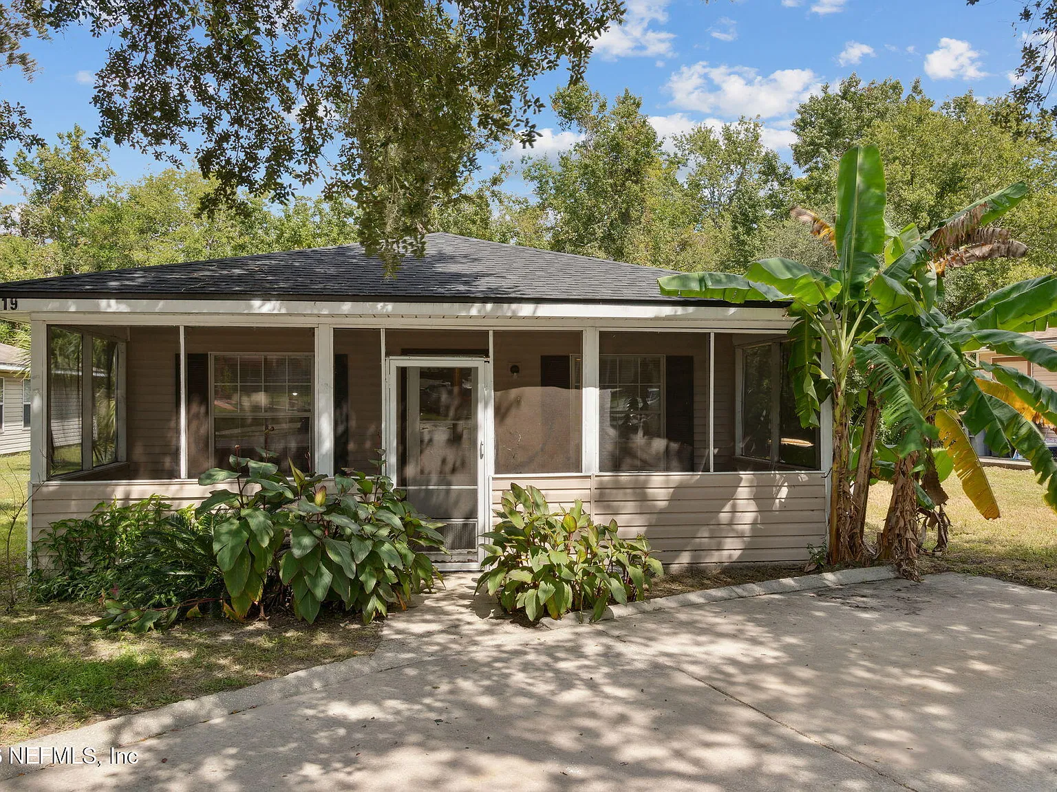 3 bed, 2.0 bath, 1050 sqft, $1,650 — Photo 3