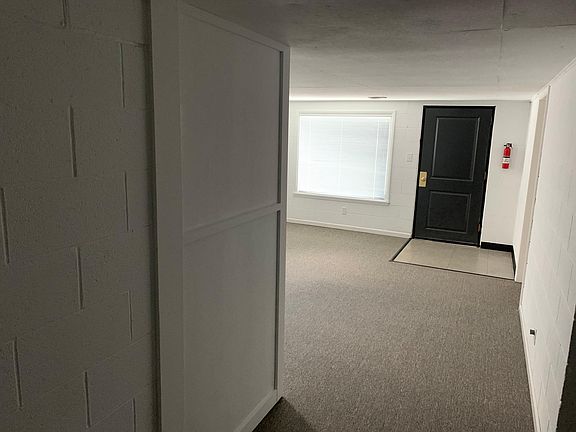 2nd image of 221 S Roosevelt St